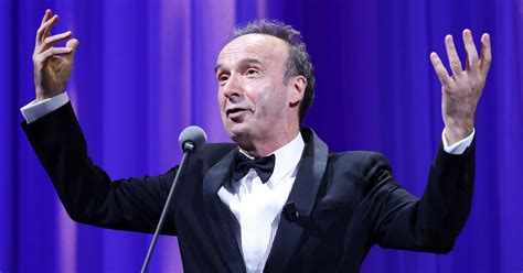 Le Concert Éblouissant de Roberto Benigni à Paris: Un Voyage Musical Inoubliable à Travers l'Histoire Italienne!