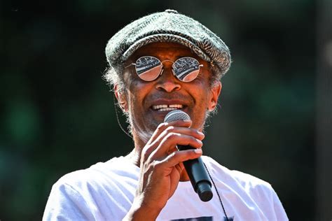 Le Concert Solidaire de Yannick Noah: Une Symphonie d'Espérance et de Solidarité pour l'Afrique !